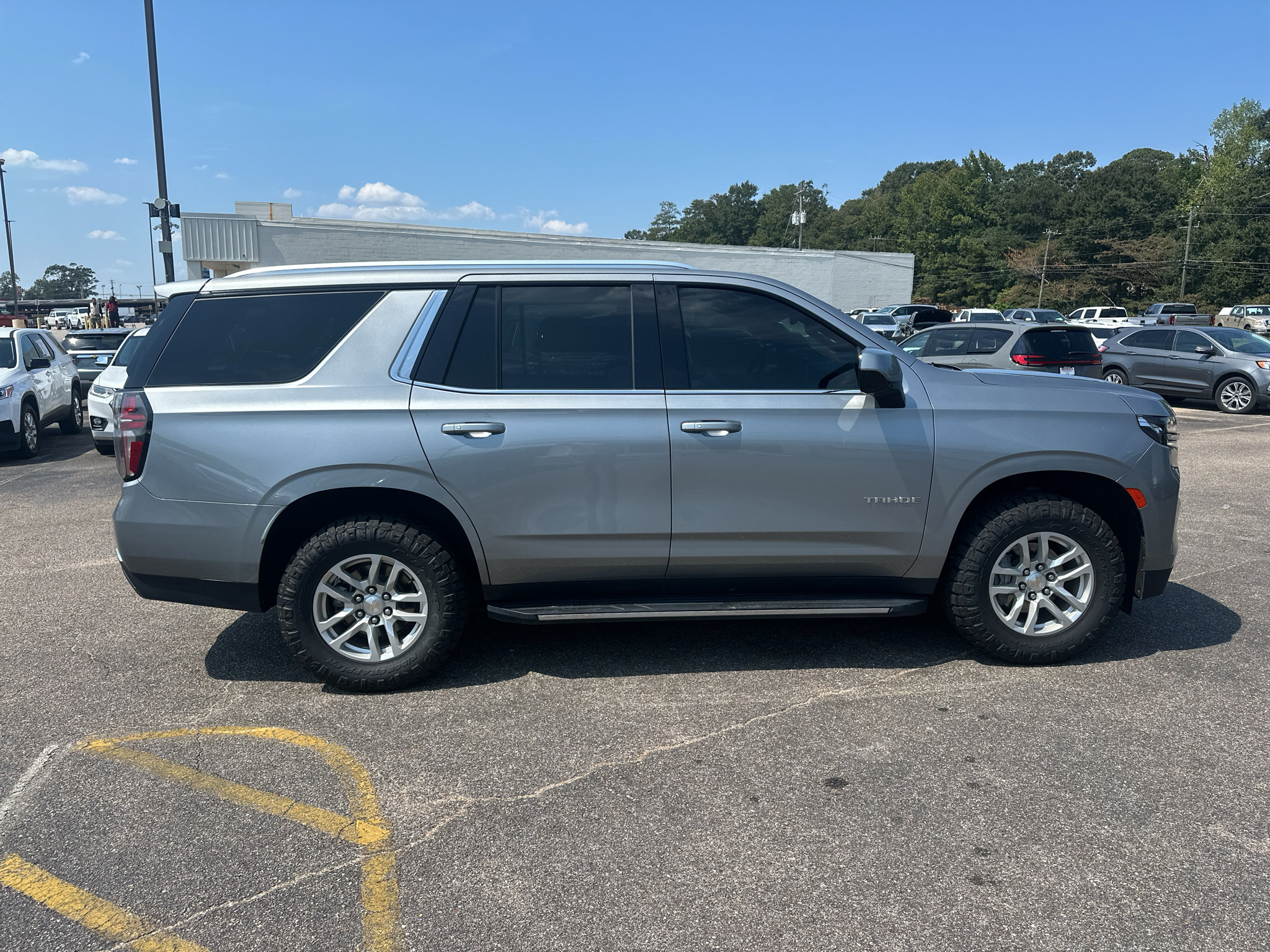 Used 2024 Chevrolet Tahoe LT AWD/4WD image 4