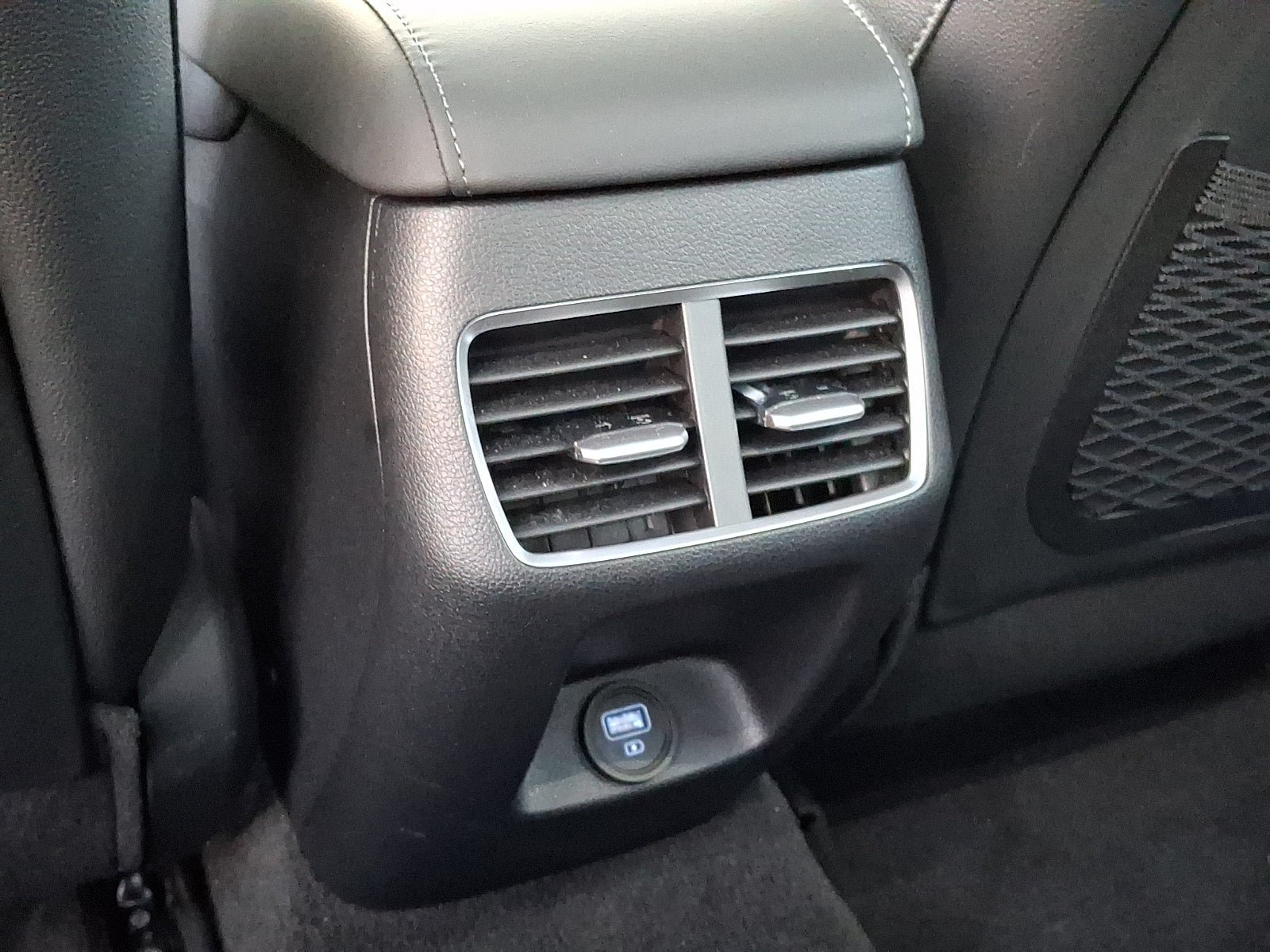 Used 2023 Hyundai Sonata Limited w/ Preferred Accessory Package FWD image 11