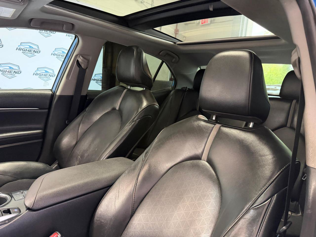 Used 2020 Toyota Camry XSE w/ Navigation Package FWD image 16