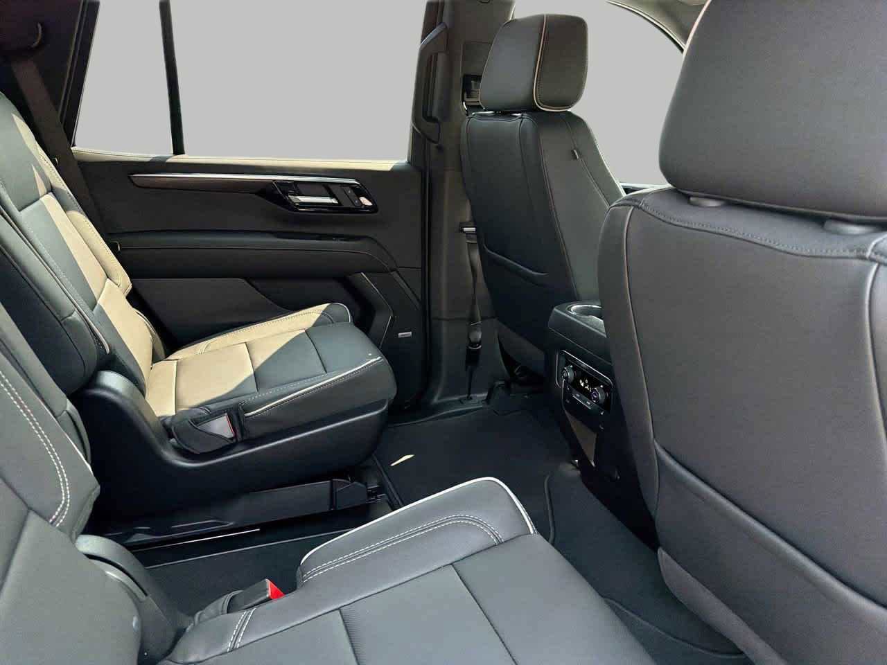New 2026 Chevrolet Tahoe Premier w/ Sun And Tow Package AWD/4WD image 15