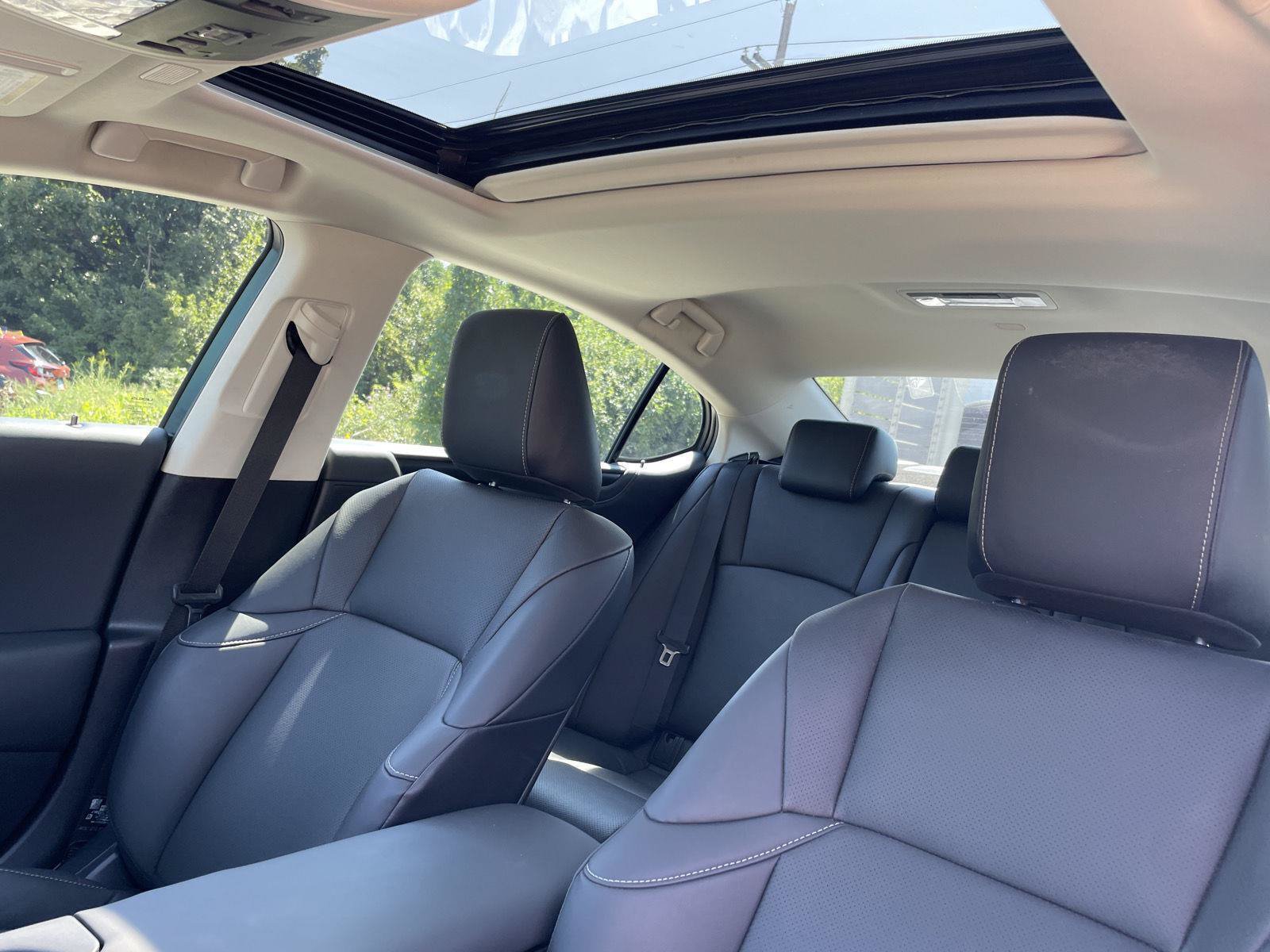 Used 2025 Lexus ES 300h w/ Premium Package FWD image 23