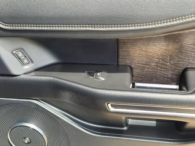 Used 2020 Ford Expedition Limited RWD image 12