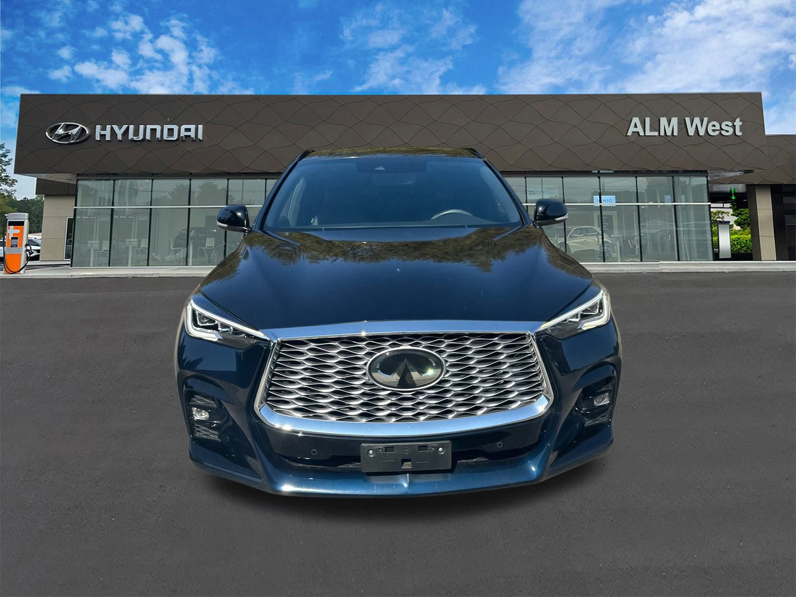 Used 2023 INFINITI QX55 Essential video 2