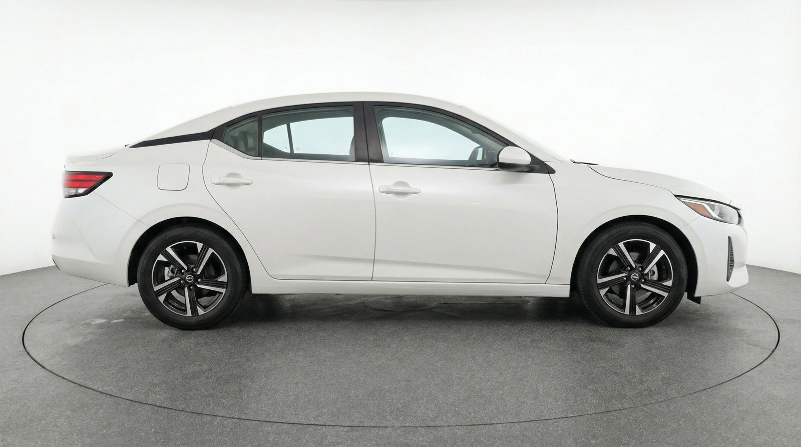 Used 2025 Nissan Sentra SV FWD image 11