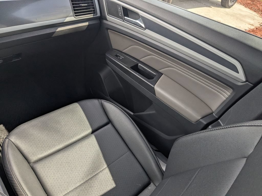 Used 2021 Volkswagen Atlas Cross Sport SE AWD/4WD image 25