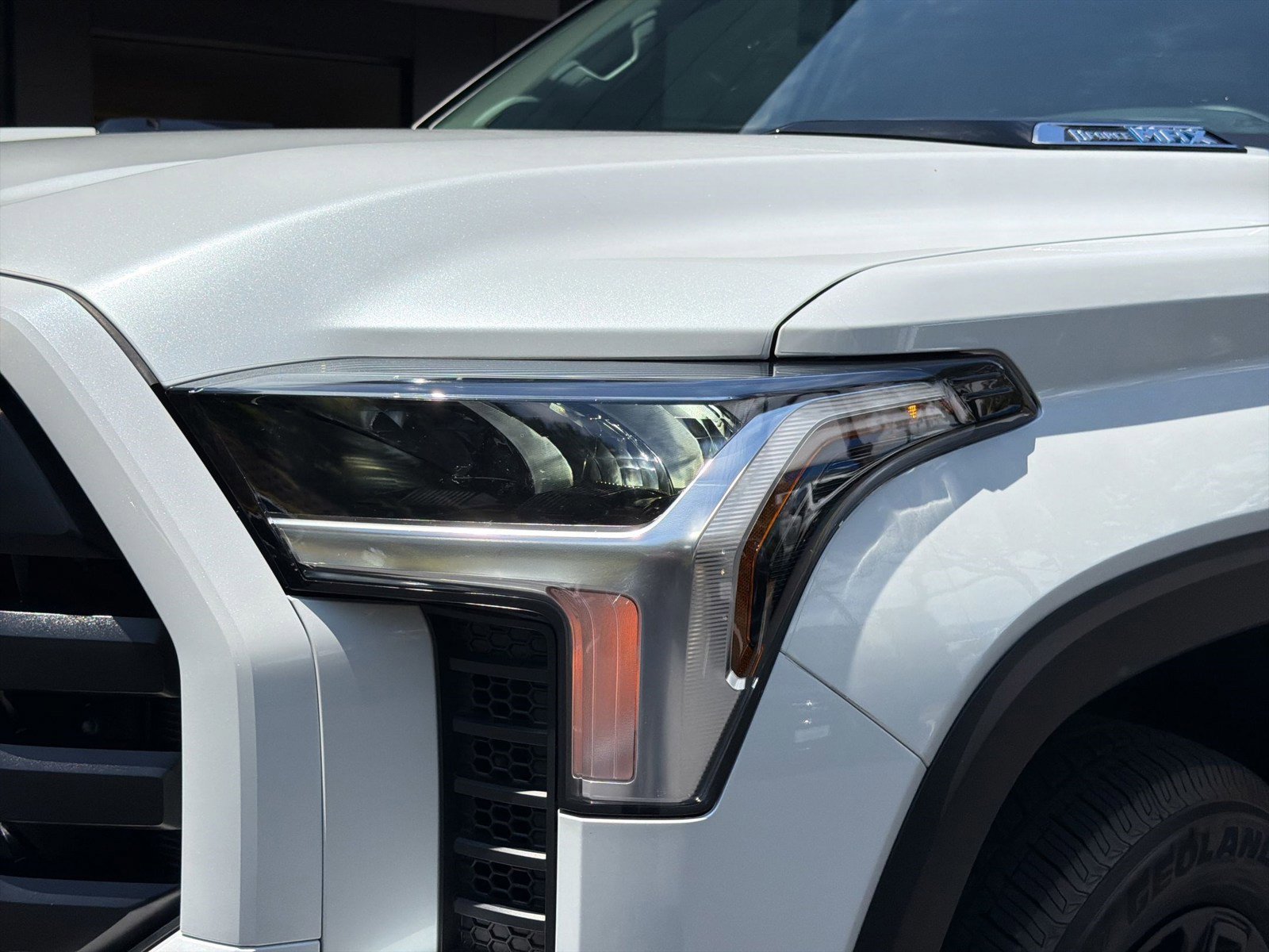 Used 2024 Toyota Tundra Limited AWD/4WD image 11