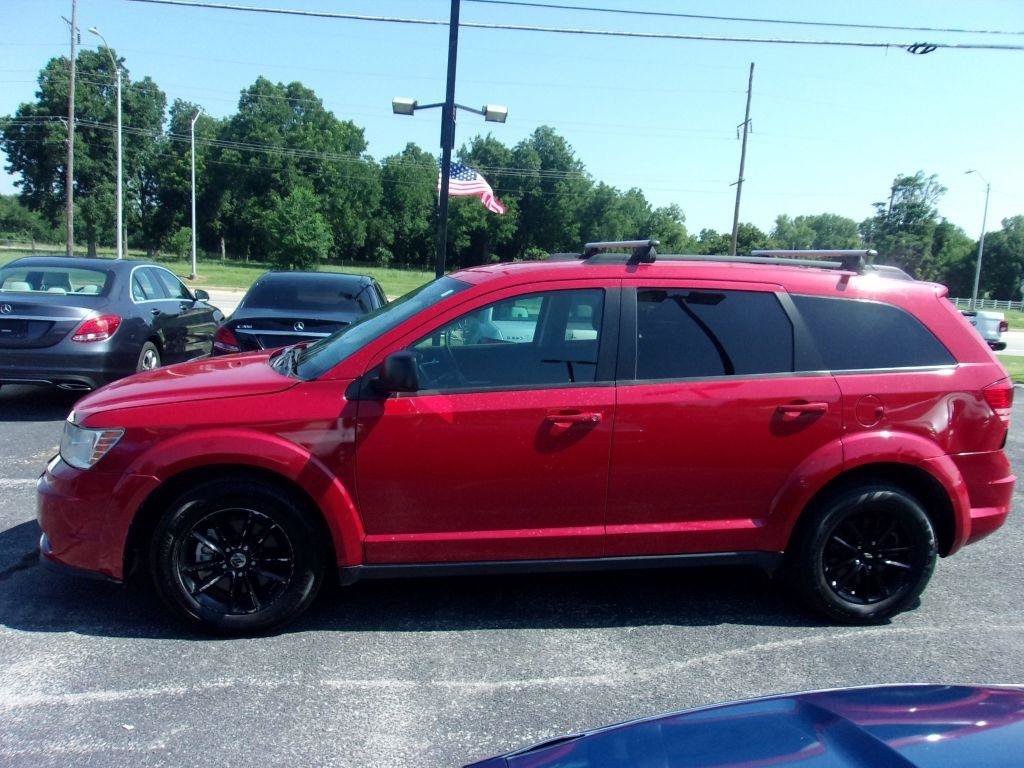 Used 2020 Dodge Journey SE w/ SE Popular Equipment Group FWD image 2