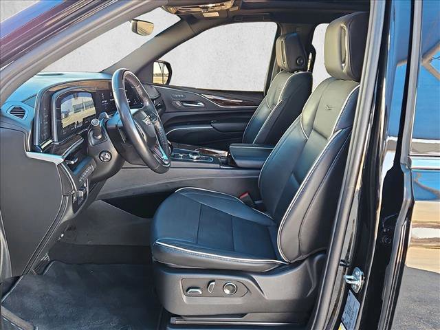 Used 2023 Cadillac Escalade ESV Premium Luxury w/ Performance Package image 17