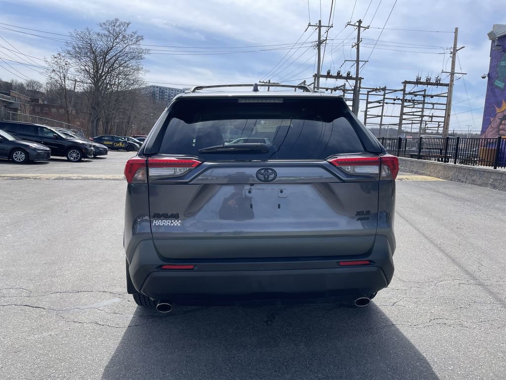 Certified 2020 Toyota RAV4 XLE w/ Convenience Package image 4