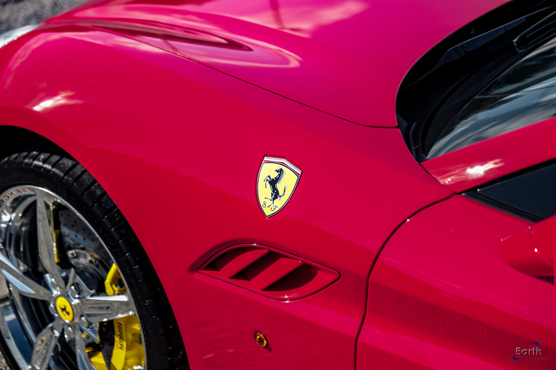 Used 2014 Ferrari California RWD image 39