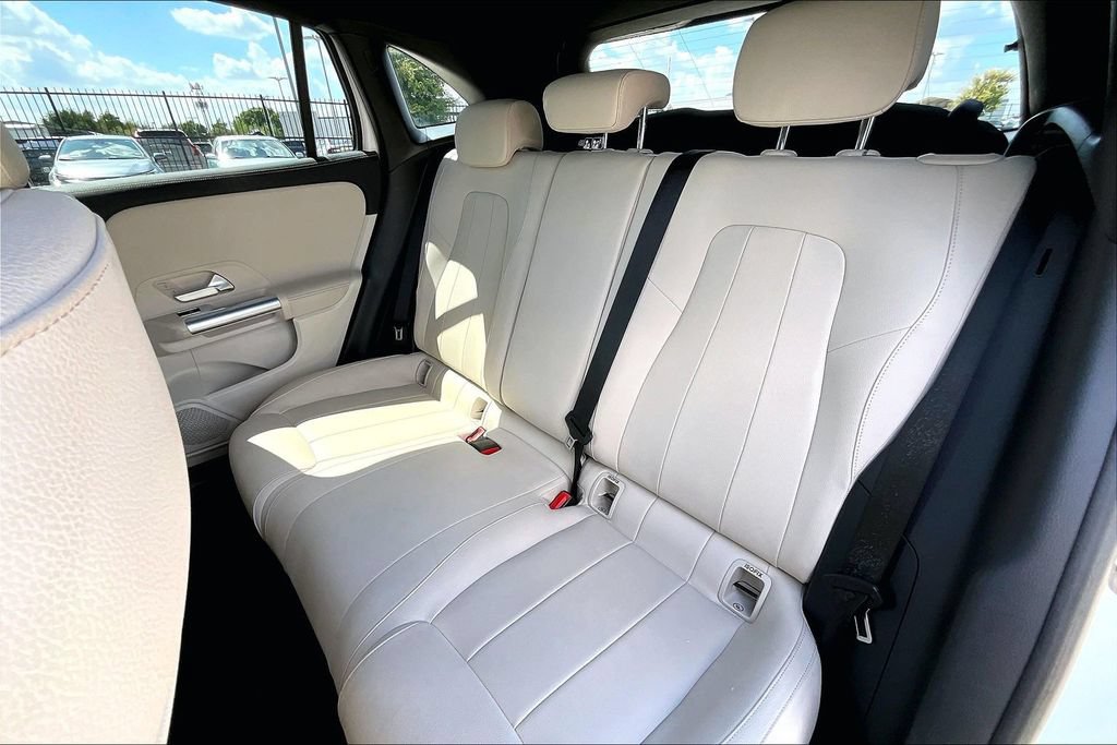 Used 2025 Mercedes-Benz GLA 250 image 29