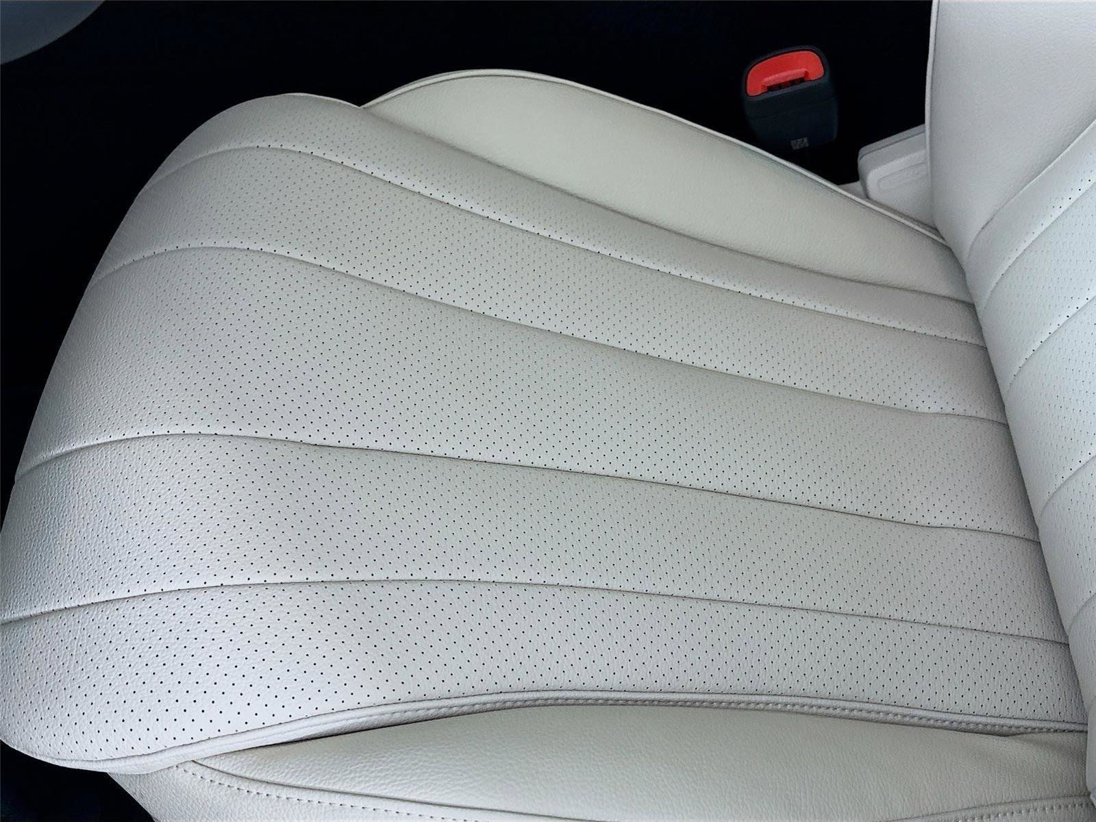 Used 2026 Mercedes-Benz E 350 4MATIC Sedan image 25