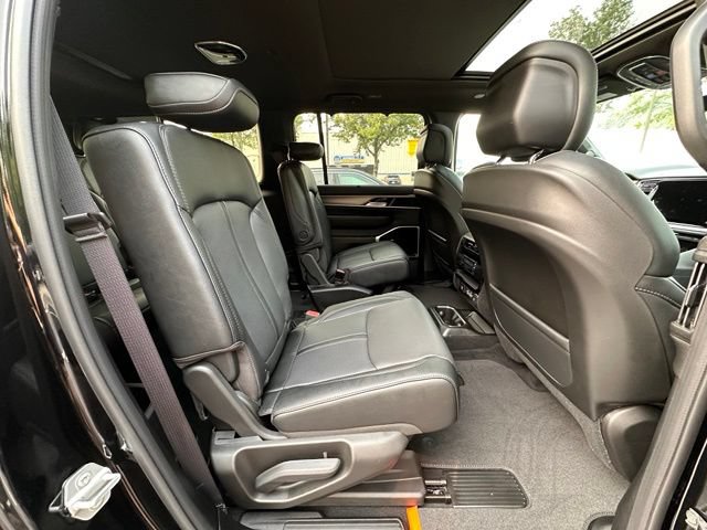 New 2026 Jeep Grand Wagoneer L Limited AWD/4WD image 30