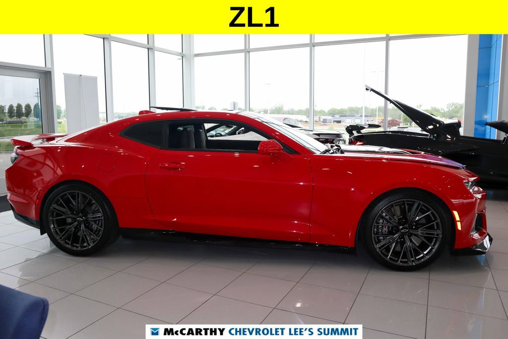 Used 2021 Chevrolet Camaro ZL1 RWD image 11