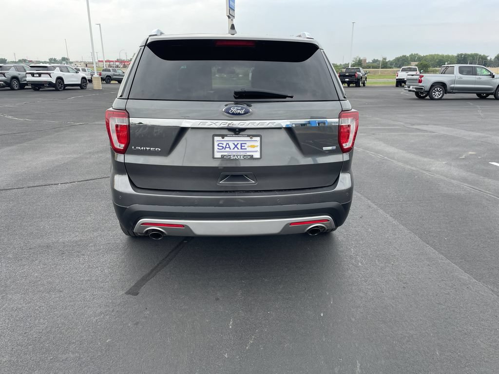 Used 2016 Ford Explorer Limited w/ Equipment Group 303A AWD/4WD image 4