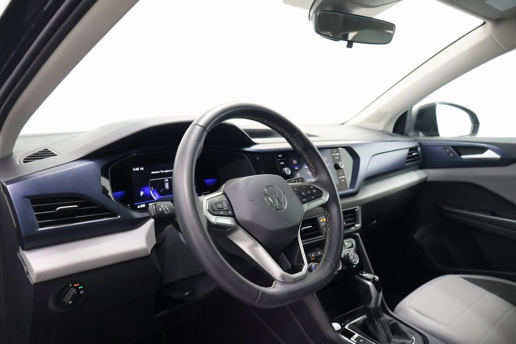 Used 2023 Volkswagen Taos SE w/ Panoramic Sunroof Package image 15