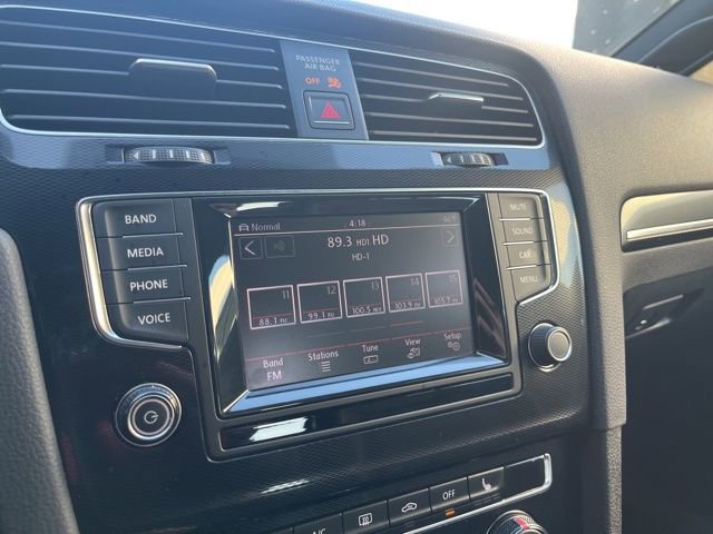 Used 2015 Volkswagen GTI SE image 23