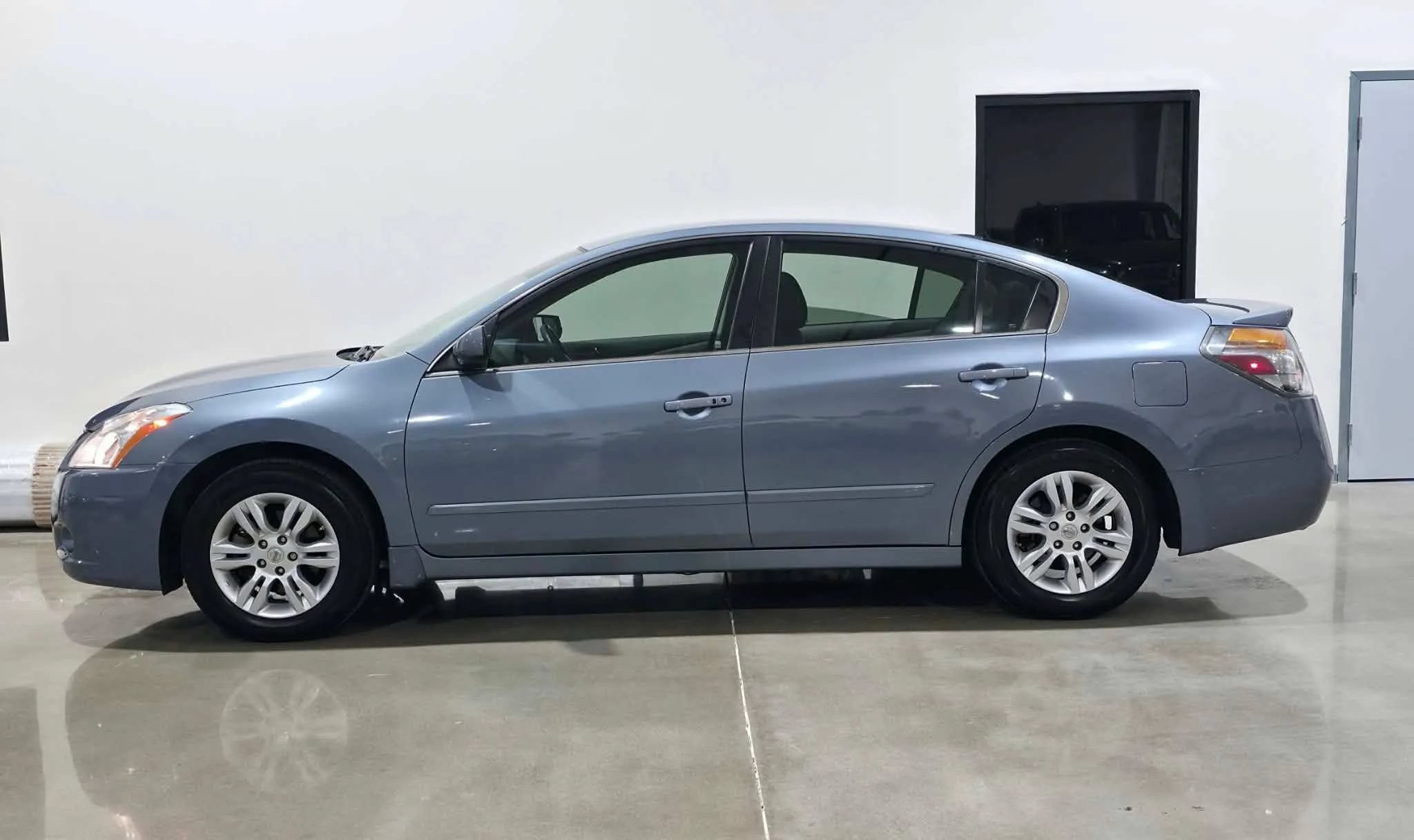 Used 2012 Nissan Altima 2.5 S w/ Convenience Pkg FWD image 6