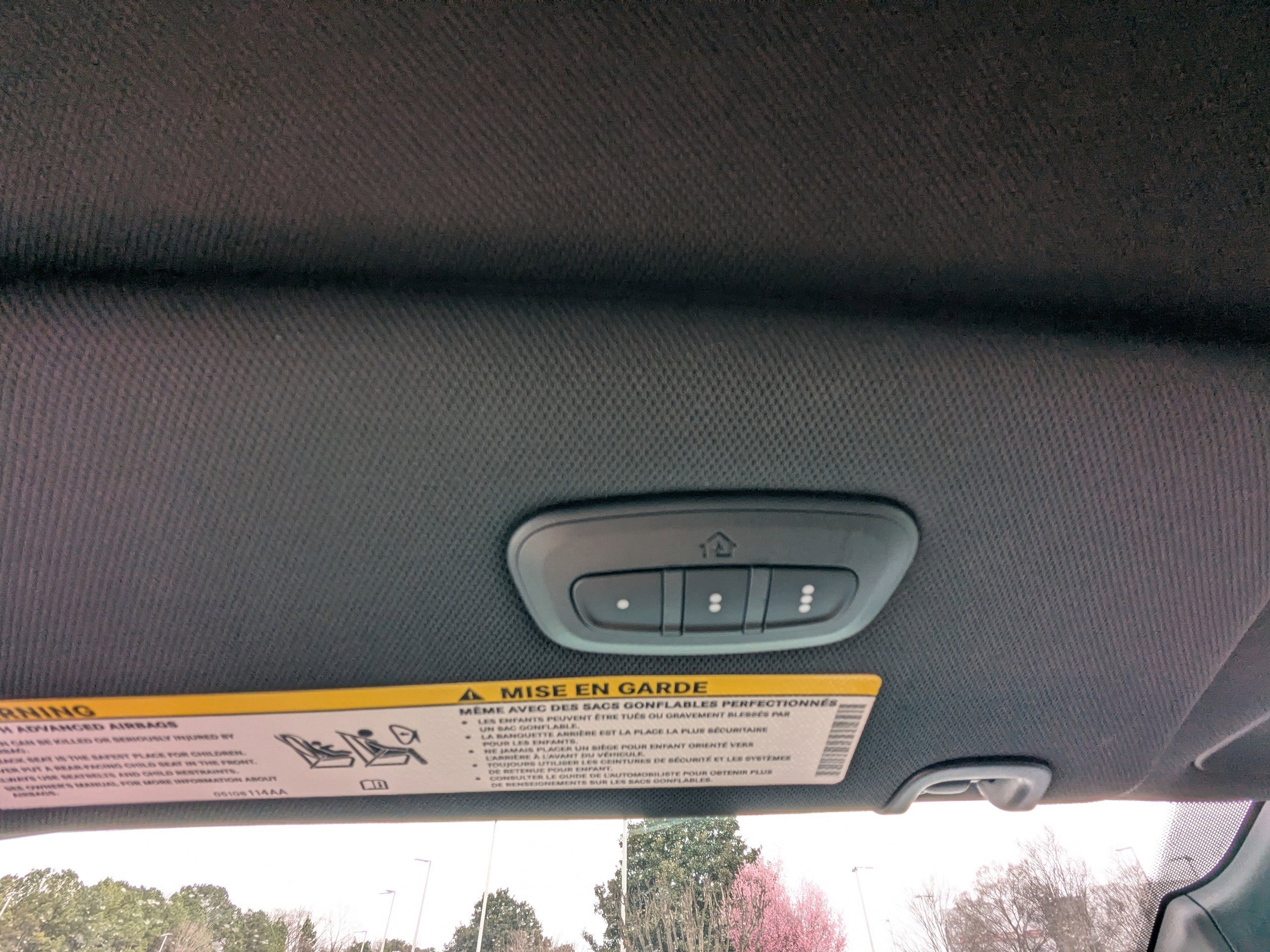 Used 2025 Chrysler Pacifica Select image 26