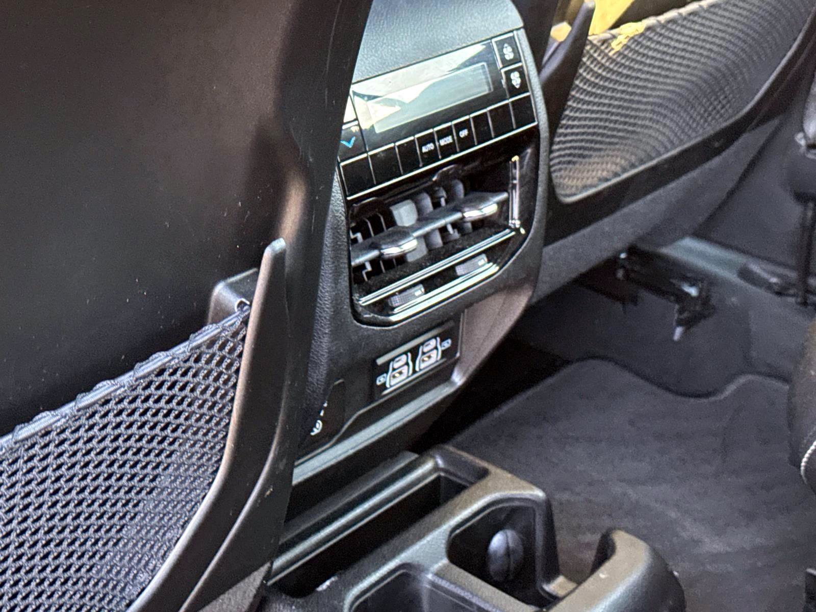 Used 2023 Jeep Grand Cherokee L Laredo image 7