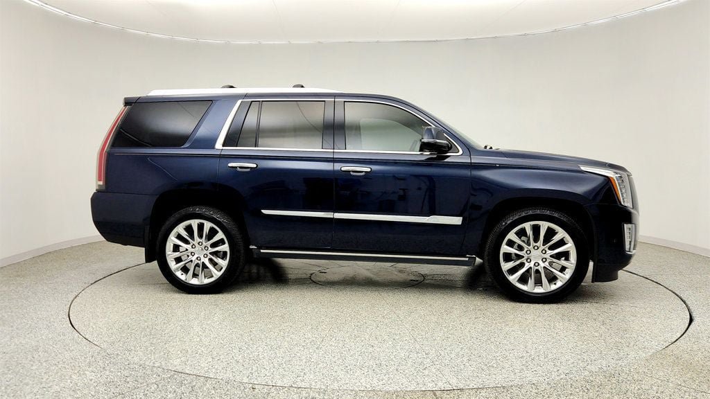 Used 2019 Cadillac Escalade Premium Luxury AWD/4WD image 4