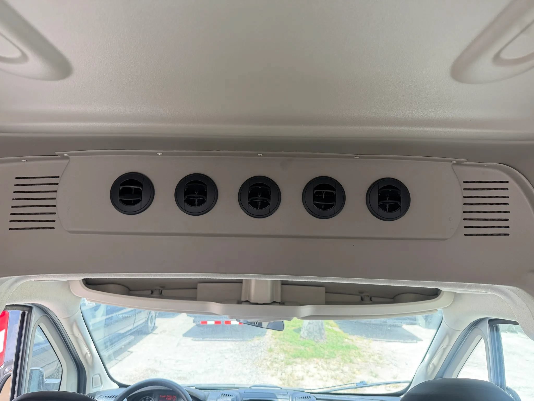 Used 2020 RAM ProMaster 2500 w/ Premium Appearance Group FWD image 16