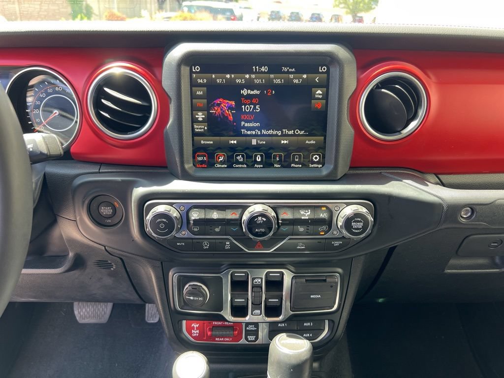 Used 2023 Jeep Gladiator Rubicon w/ LED Lighting Group AWD/4WD image 16