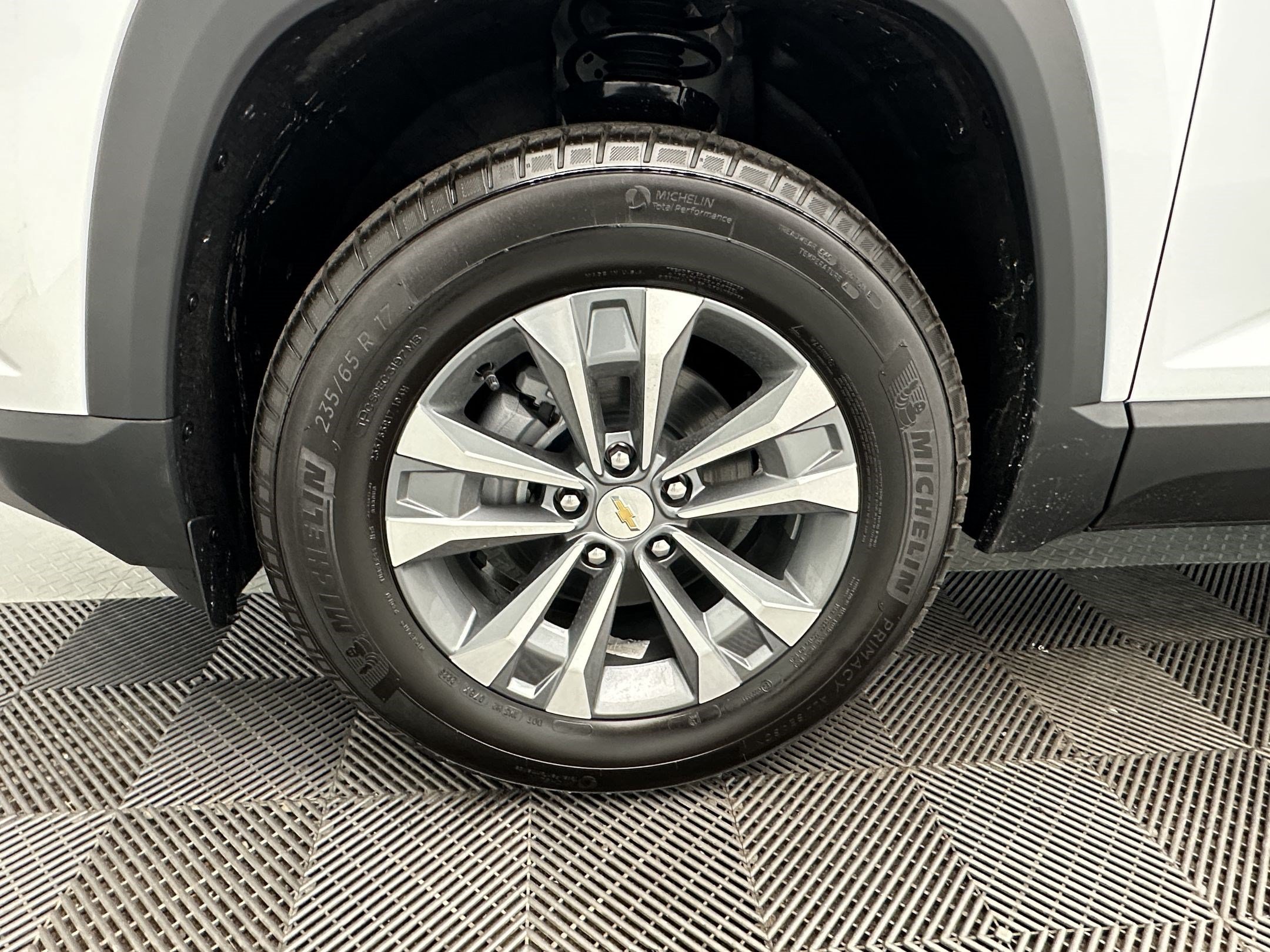 New 2027 Chevrolet Equinox LT AWD/4WD image 13
