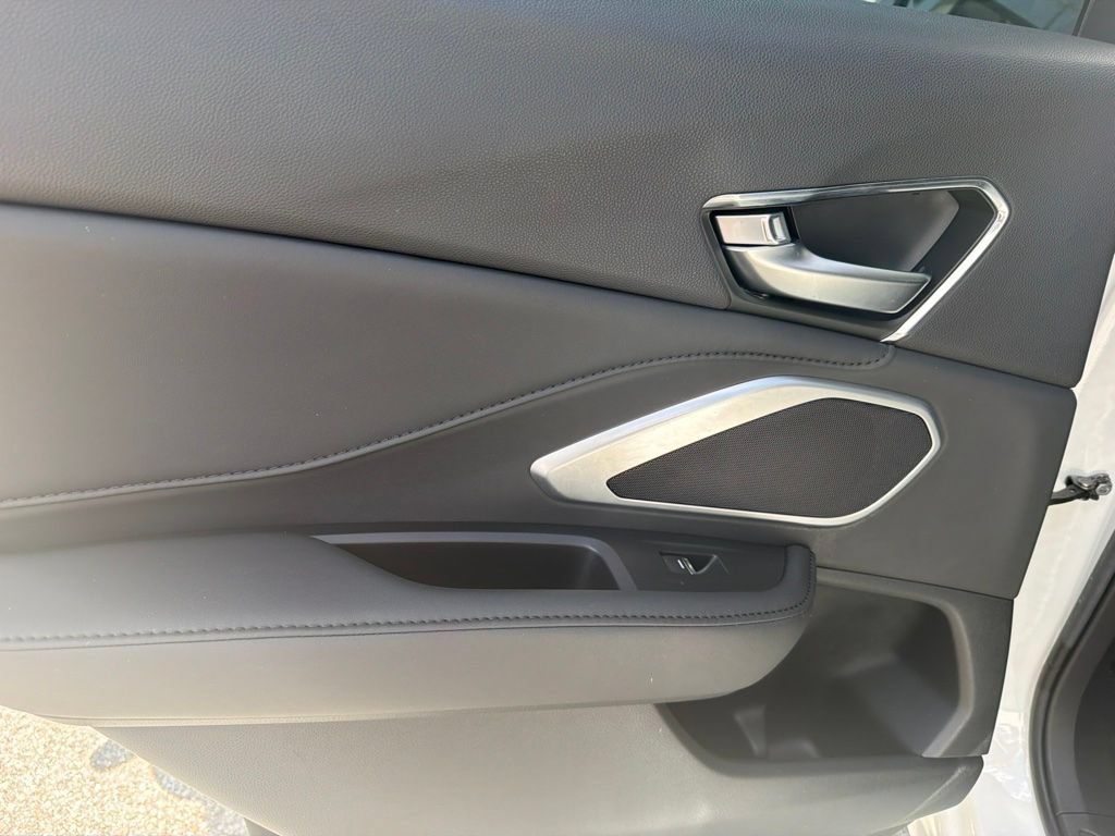 Used 2024 Acura RDX SH-AWD image 11