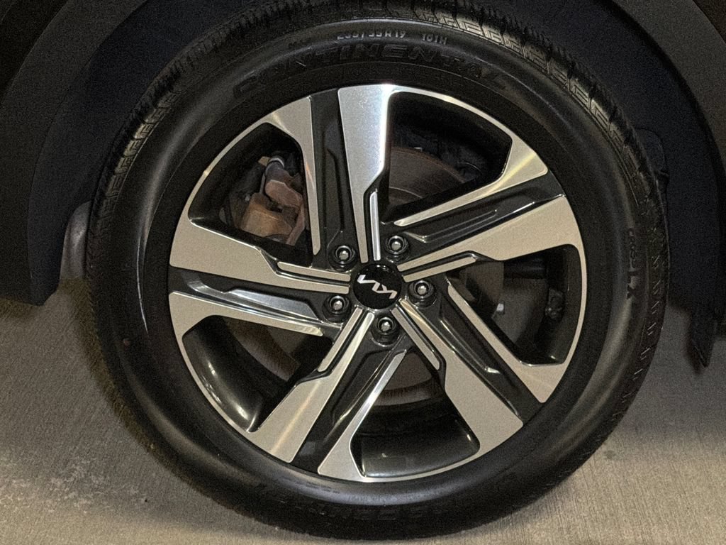 Certified 2023 Kia Sorento EX AWD/4WD image 8