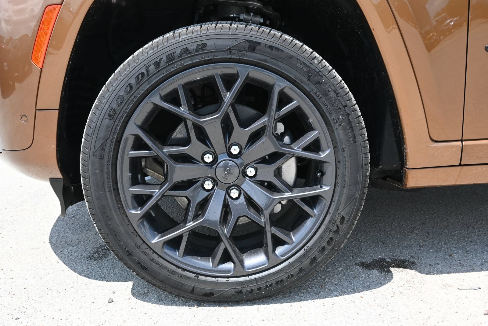 New 2026 Jeep Grand Cherokee L Summit AWD/4WD image 6