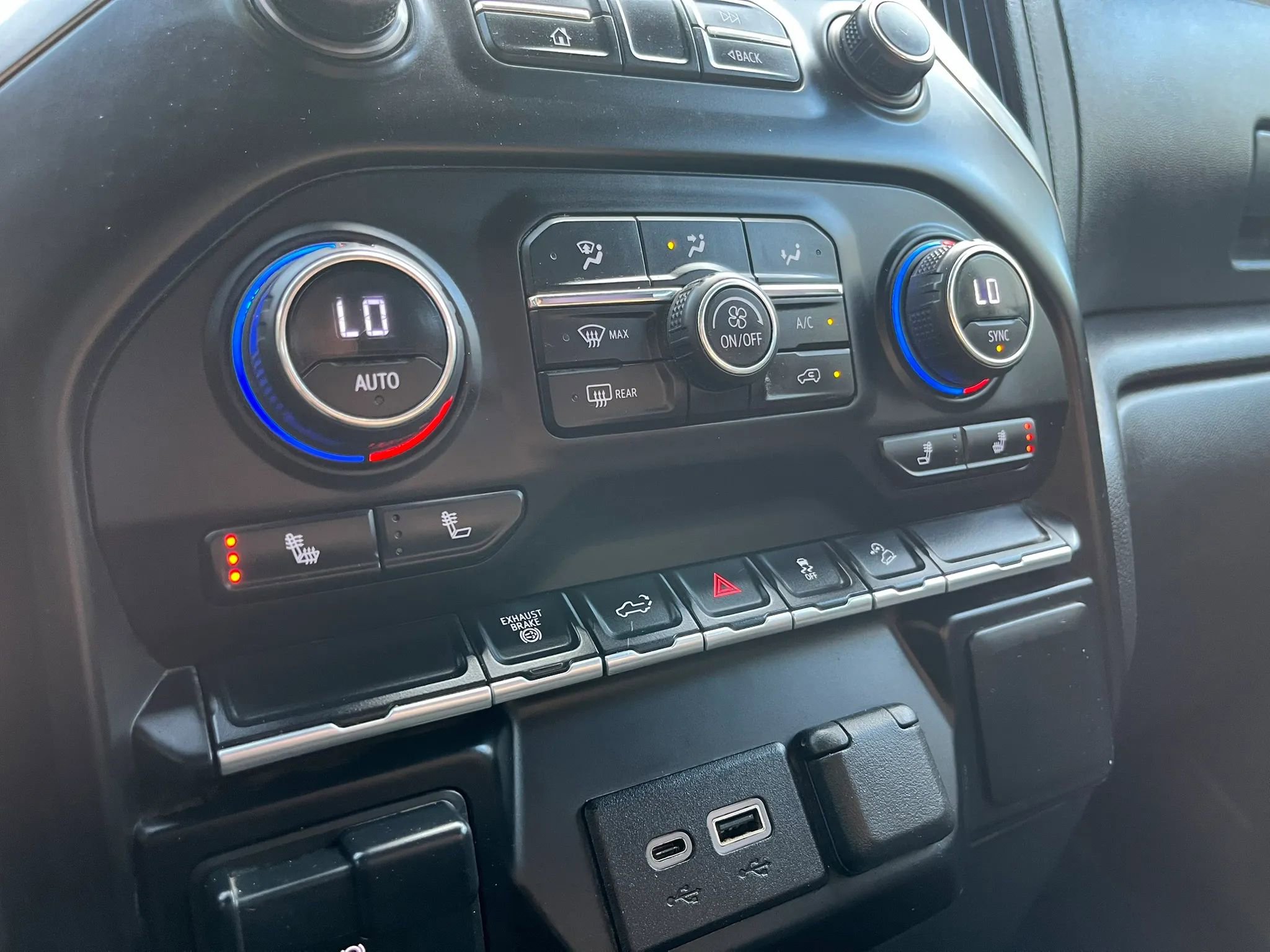 Used 2023 Chevrolet Silverado 2500 LT w/ Convenience Package image 12