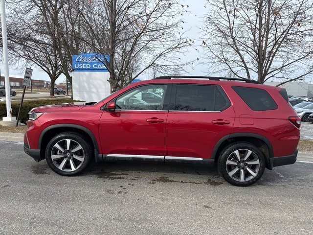 Certified 2025 Honda Pilot Touring image 4