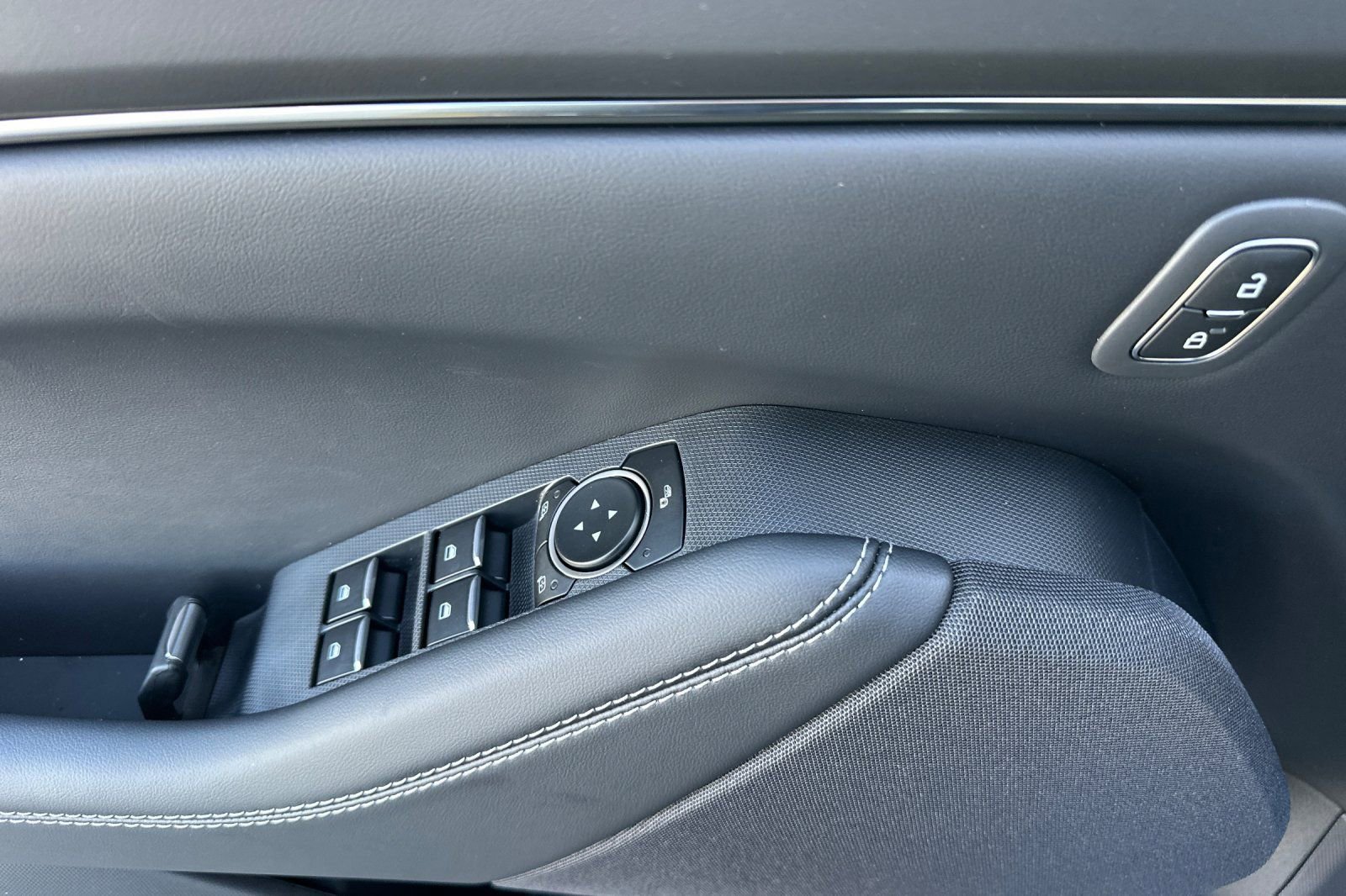 New 2026 Ford Mustang Mach-E Select image 10