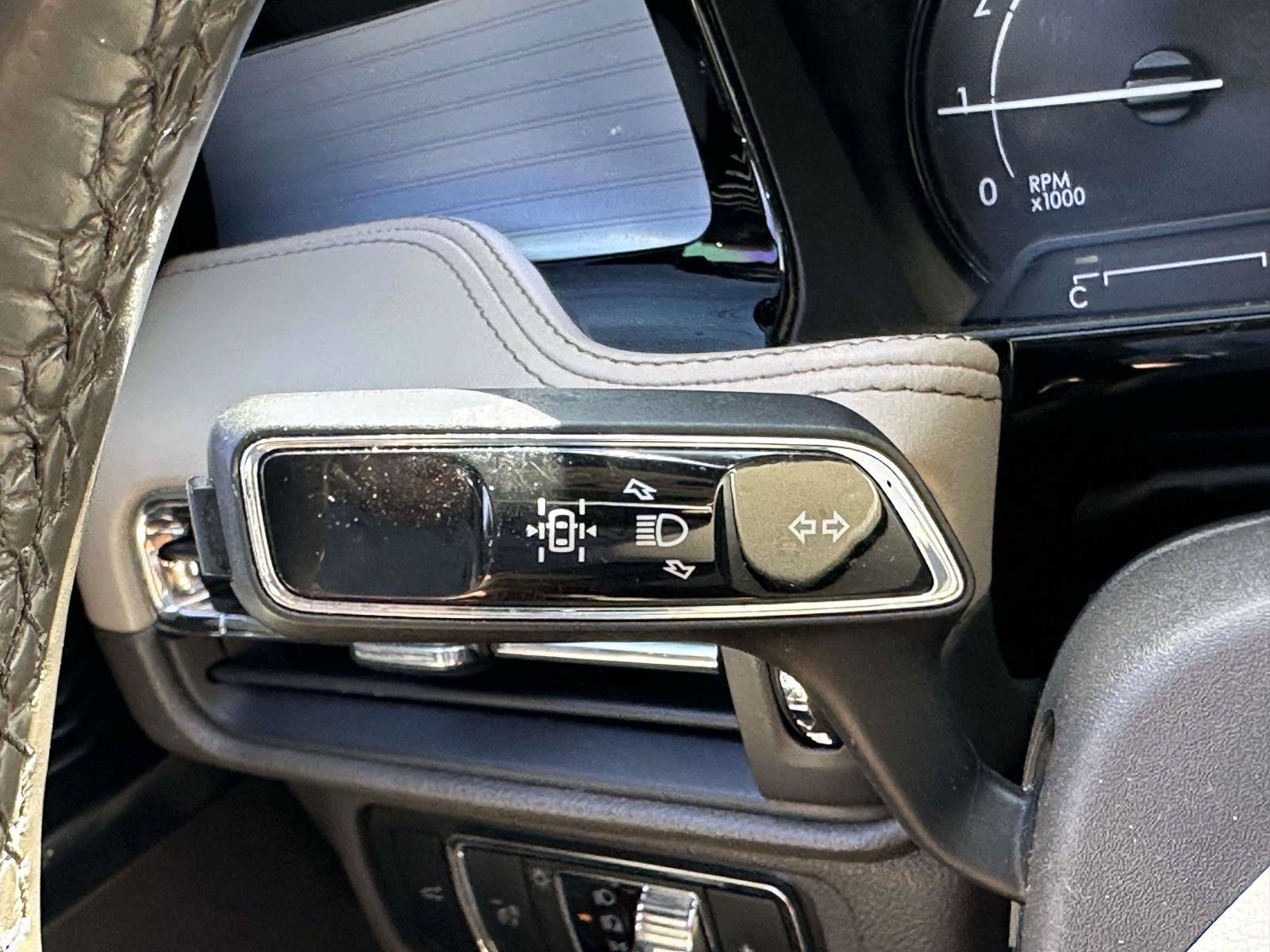 Used 2022 Lincoln Corsair AWD w/ Premium Package image 37