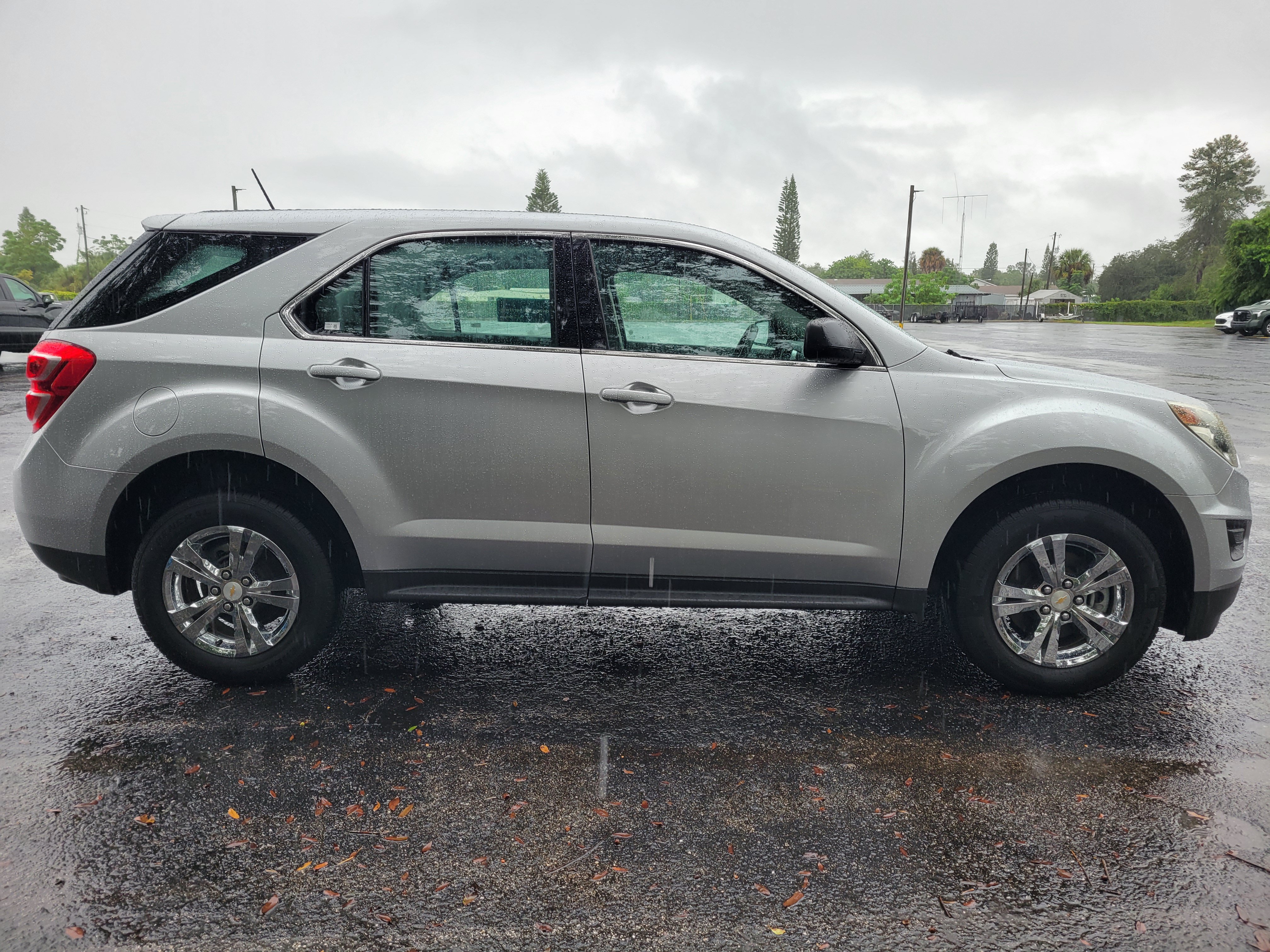 Certified 2017 Chevrolet Equinox LS FWD image 4