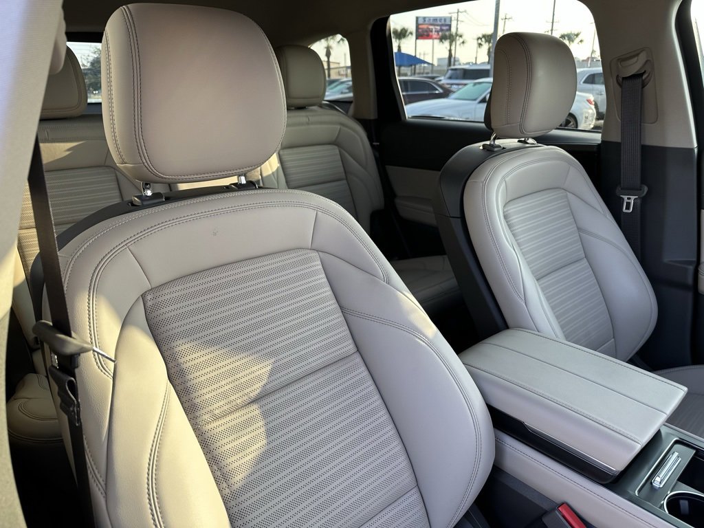 Used 2024 Lincoln Nautilus Reserve image 24