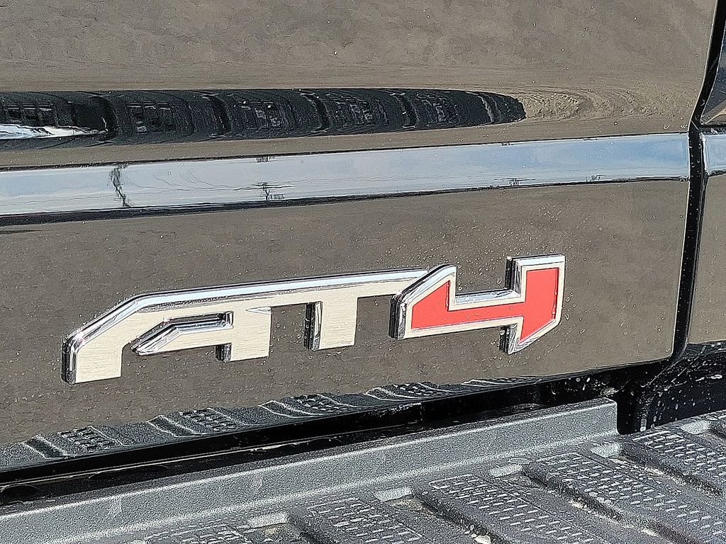 Used 2026 GMC Sierra 2500 AT4 w/ AT4 Premium Plus Package image 9