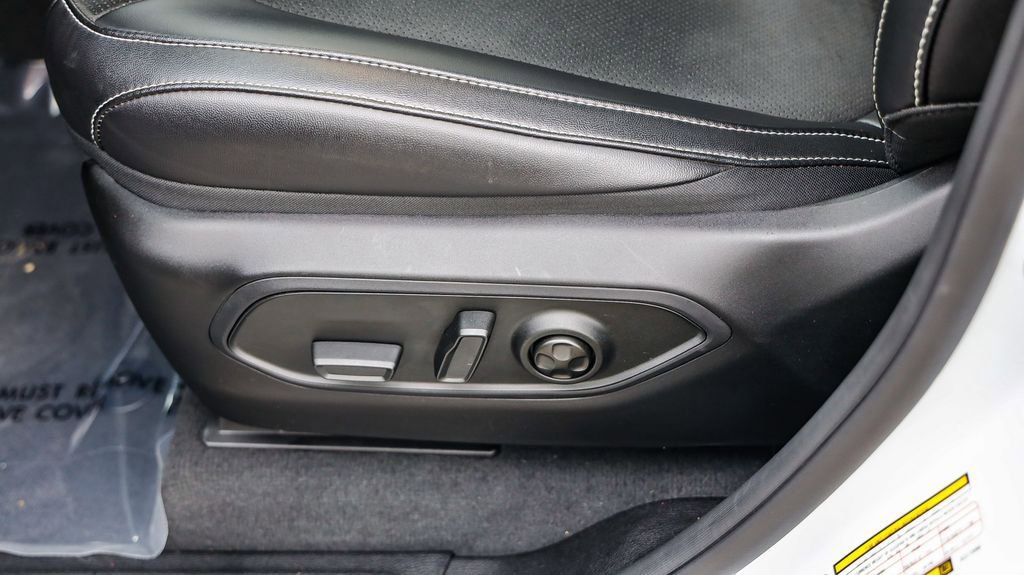 Certified 2025 Jeep Grand Cherokee Altitude image 23