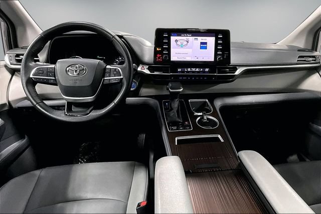 Used 2023 Toyota Sienna XLE AWD/4WD image 8