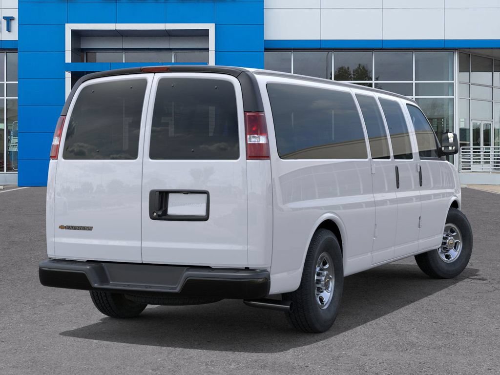 Used 2026 Chevrolet Express 3500 LS RWD image 4