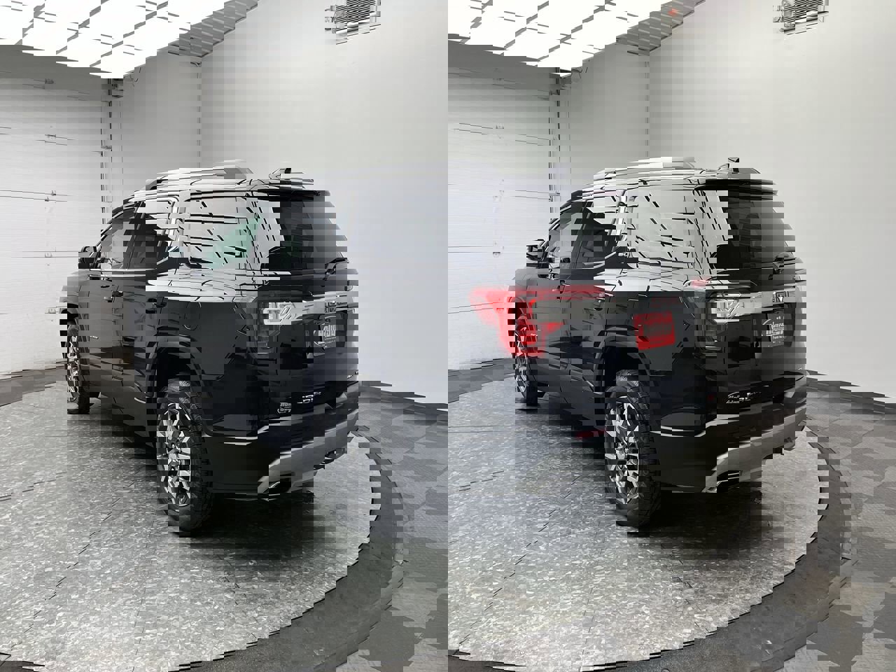 Certified 2022 GMC Acadia SLT w/ Preferred Package image 2