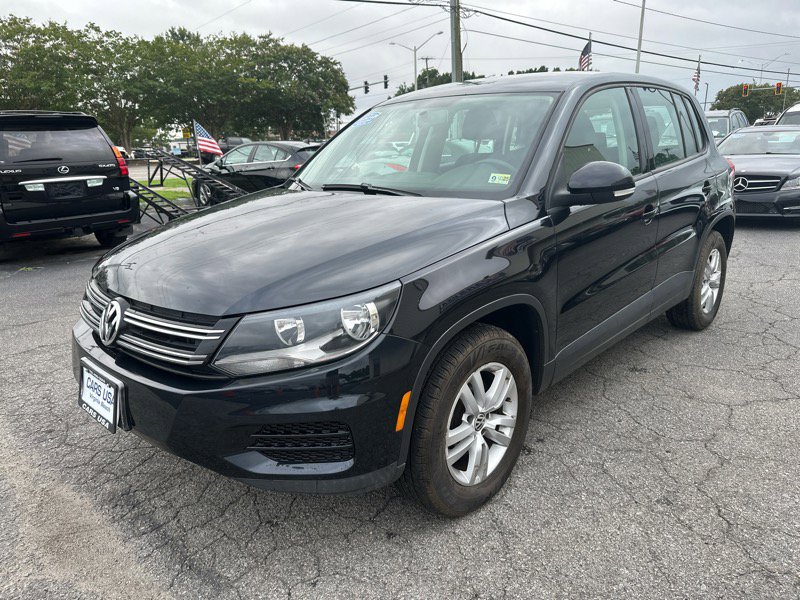 Used 2013 Volkswagen Tiguan S image 3