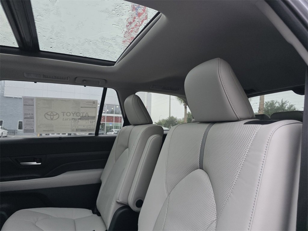 New 2026 Toyota Grand Highlander Platinum image 22