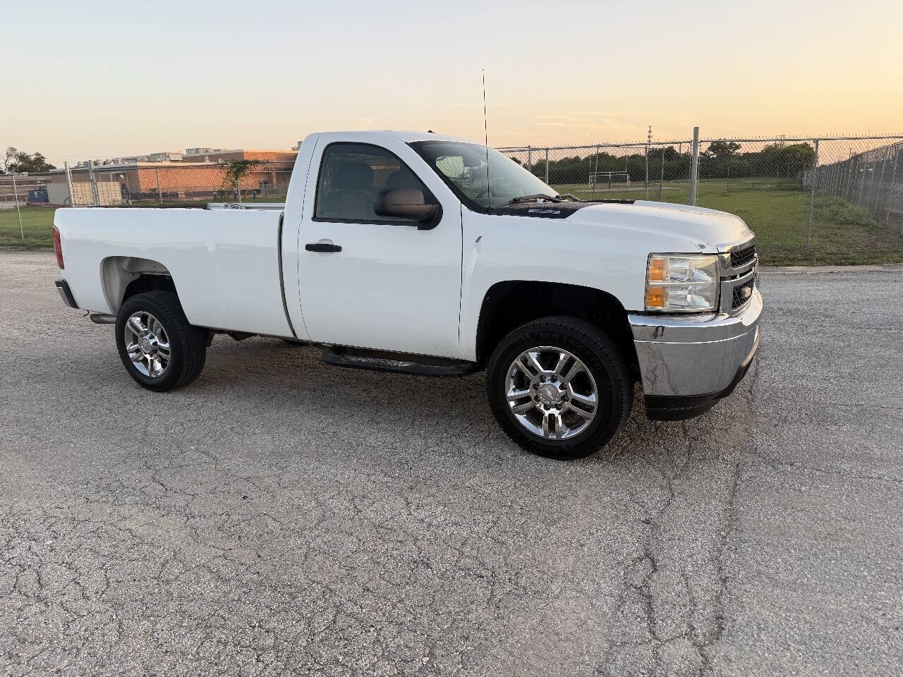 Used 2011 Chevrolet Silverado 2500 W/T RWD image 4