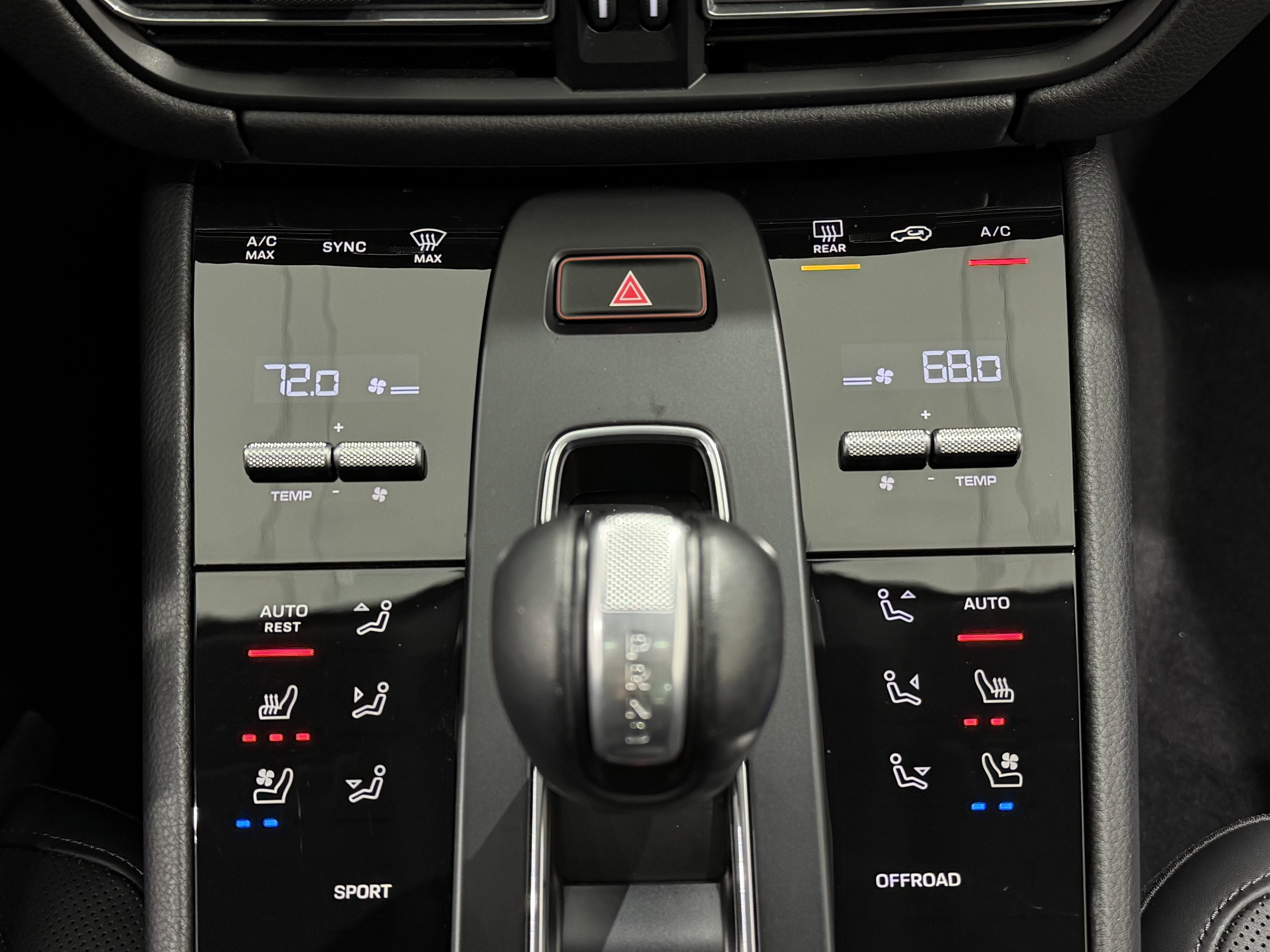 Certified 2025 Porsche Macan image 40