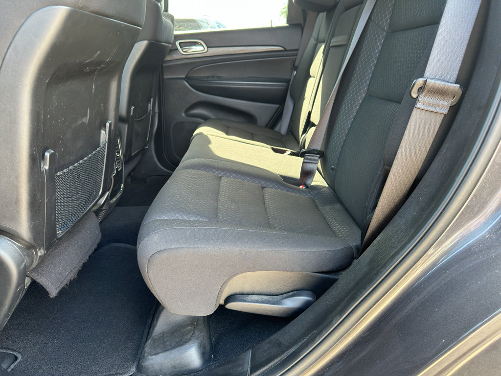 Used 2021 Jeep Grand Cherokee Laredo AWD/4WD image 18
