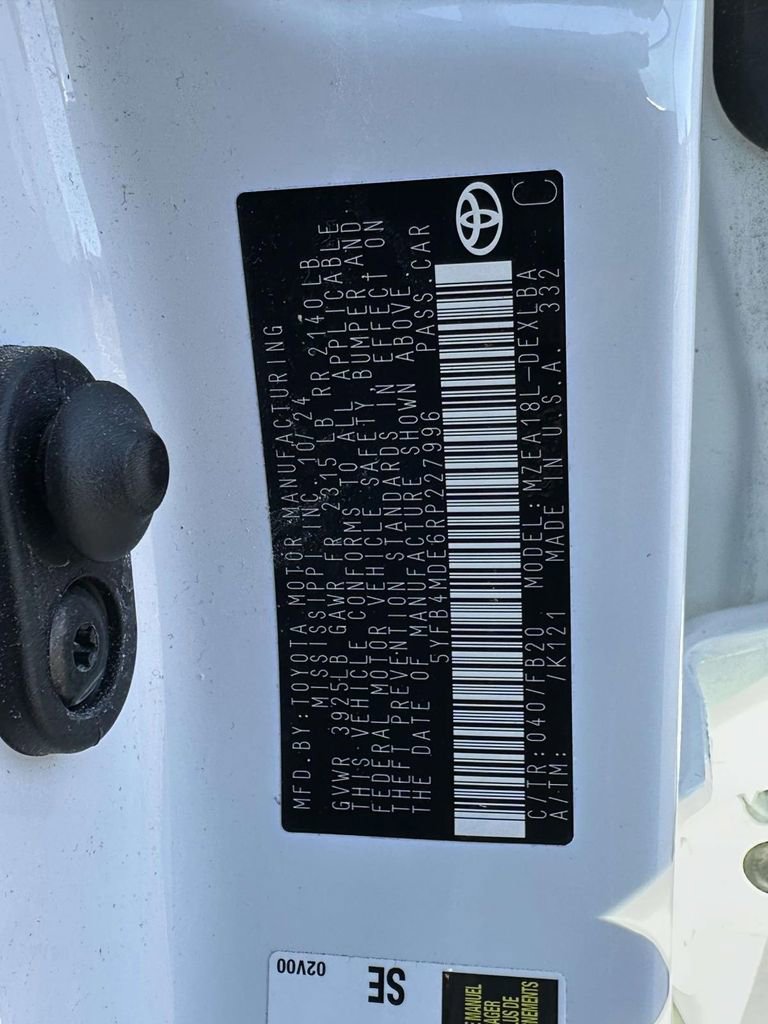 Used 2024 Toyota Corolla LE image 29