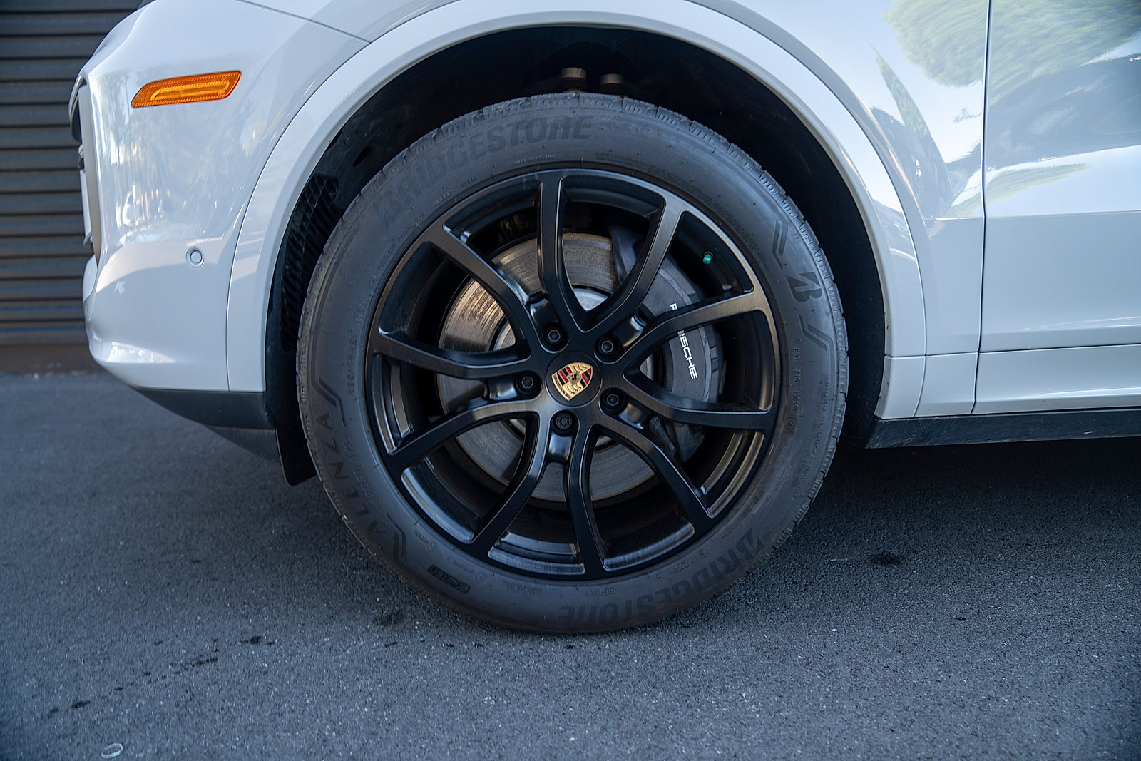 Certified 2025 Porsche Cayenne E-Hybrid AWD/4WD image 24