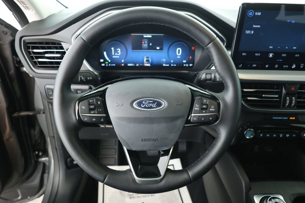 Used 2024 Ford Escape Platinum image 11
